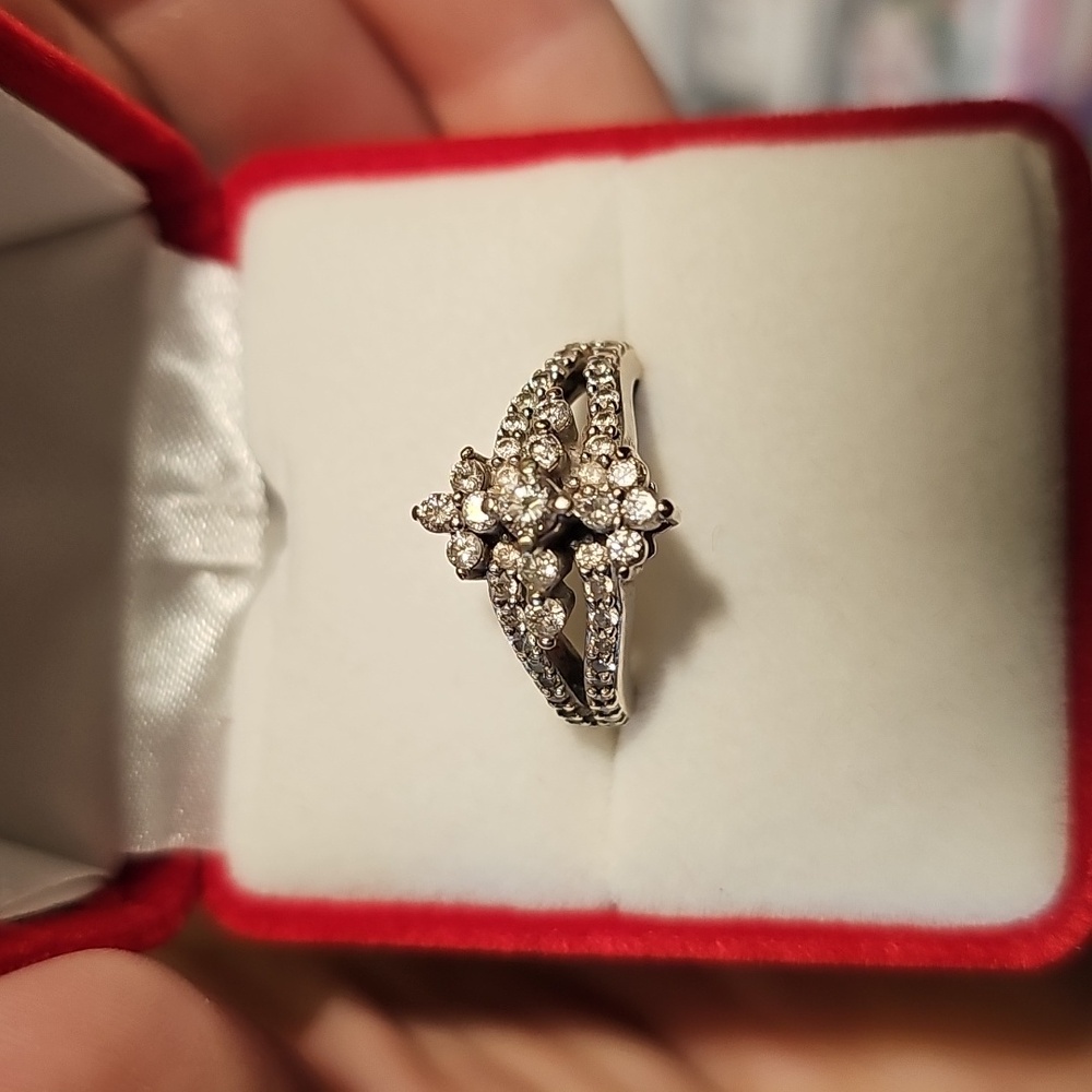 Sz 7 genuine diamond ring